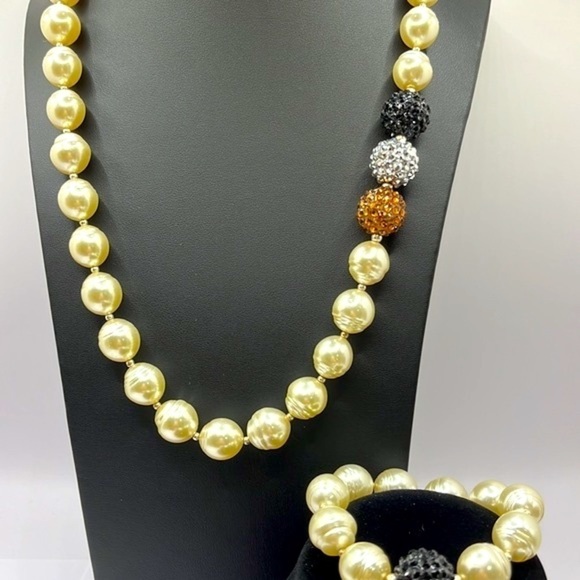 Faux Pearl & Rhinestones matching Necklace & Bracelet Elegant, Classy Big Bold - Picture 5 of 11